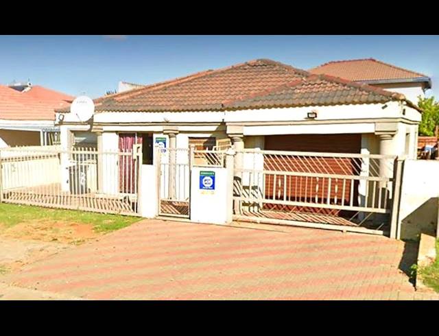 5 BEDROOM HOUSE FOR SALE IN DANVILLE